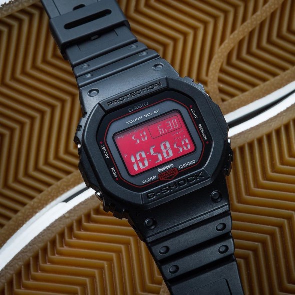 Часы CASIO GW-B5600AR-1