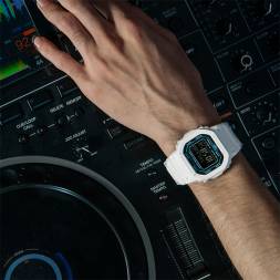 Casio DW-B5600SF-7E