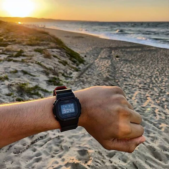 Часы Casio DW-5600HR-1