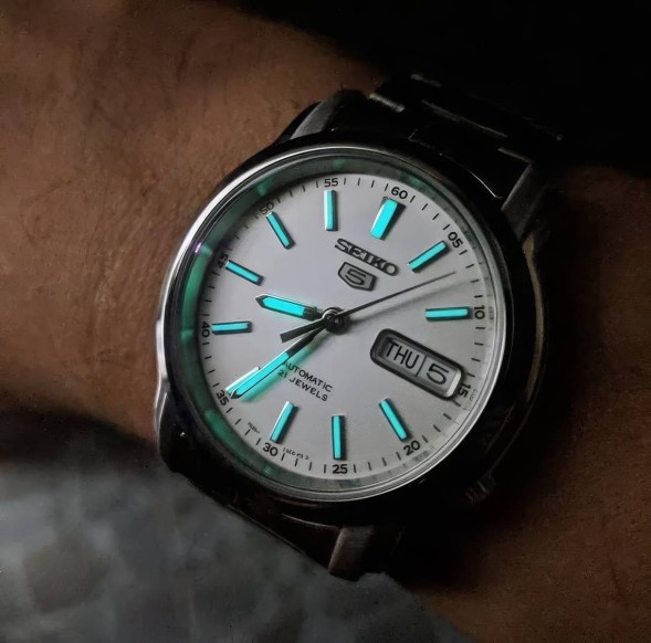 Часы Seiko SNKL75K1