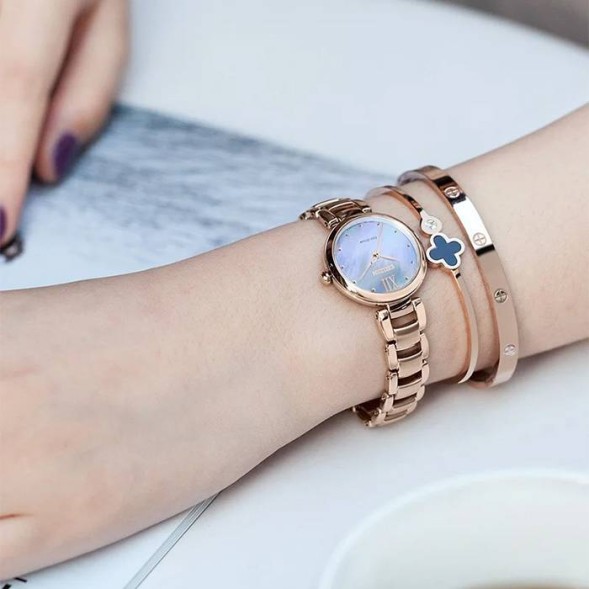 Часы Citizen EM0533-82Y