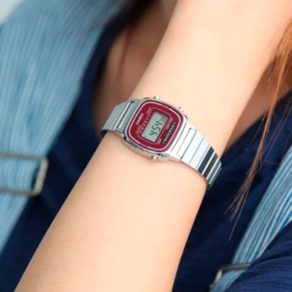 Часы Casio LA-670WA-4