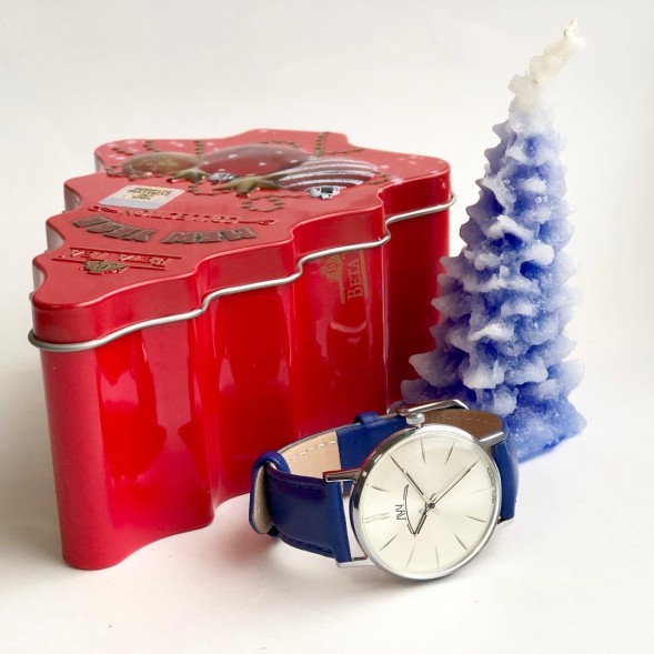 Часы Луч Ретро с цветным ремешком 71611740