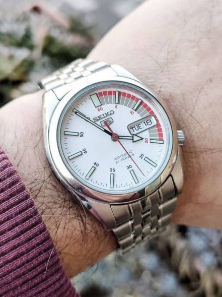 Часы Seiko SNK369K1