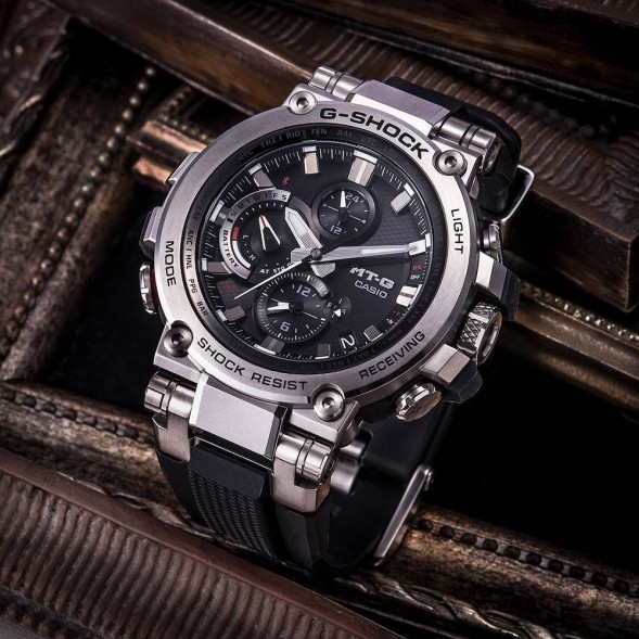 Часы Casio MTG-B1000-1A