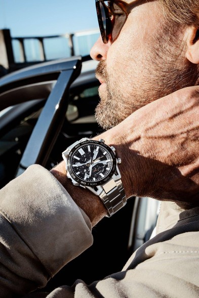 Часы Casio EQB-2000DB-1A