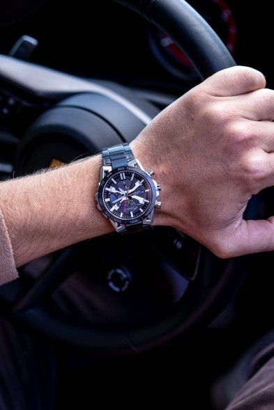 Часы Casio EQB-2000DC-1A