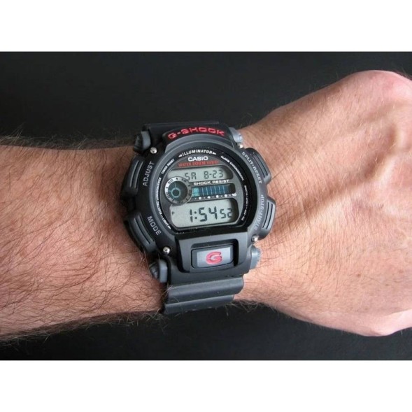 Часы Casio DW-9052-1V