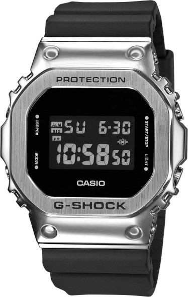 Часы Casio GM-5600U-1E