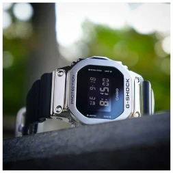 Casio GM-5600U-1E