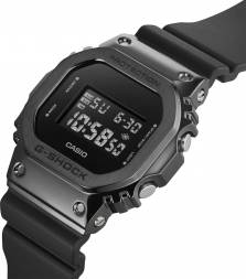 Casio GM-5600UB-1E